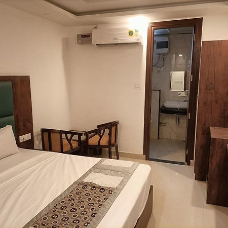 Hotel Grand Aerotech New Delhi Buitenkant foto